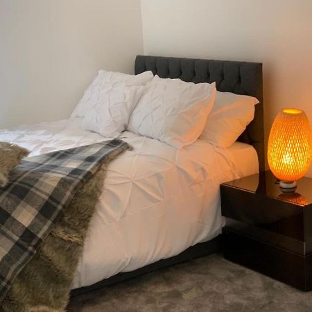 Lakeside 2 Bed Luxury Apartment No Parties No Events Early Check-In Late Check- Out Allowed Уест Търок Екстериор снимка