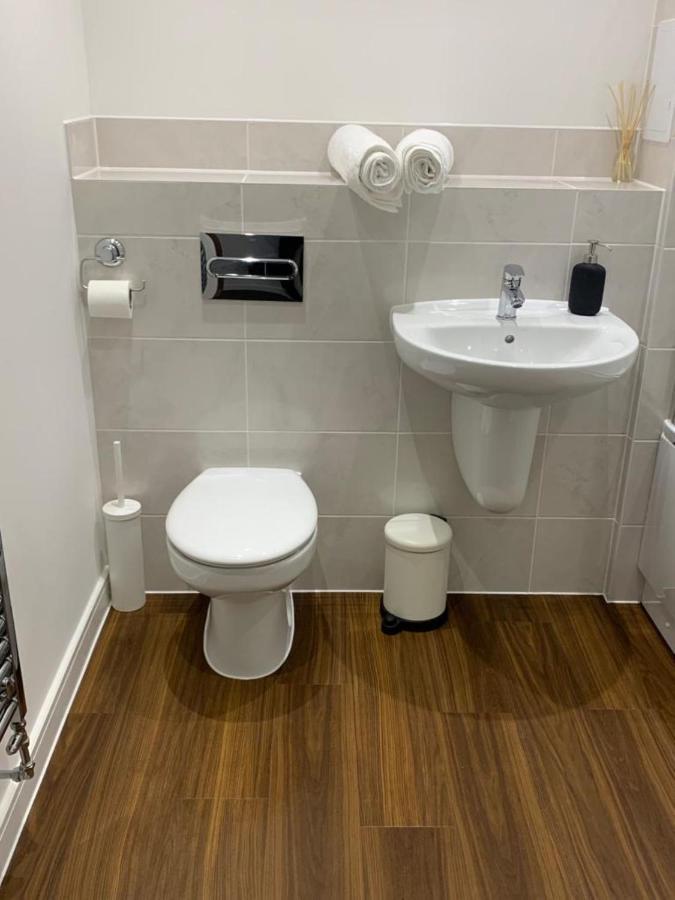 Lakeside 2 Bed Luxury Apartment No Parties No Events Early Check-In Late Check- Out Allowed Уест Търок Екстериор снимка