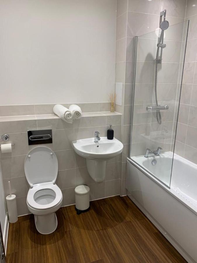 Lakeside 2 Bed Luxury Apartment No Parties No Events Early Check-In Late Check- Out Allowed Уест Търок Екстериор снимка