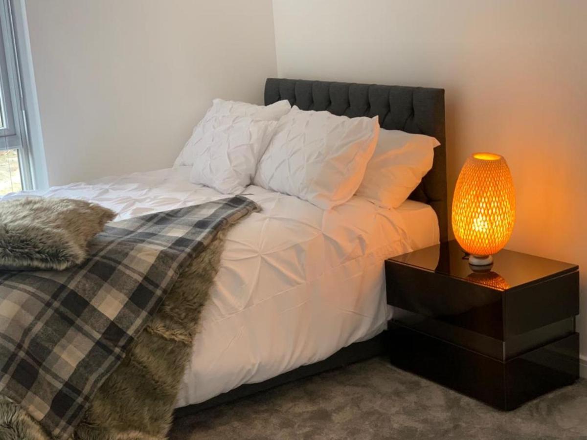 Lakeside 2 Bed Luxury Apartment No Parties No Events Early Check-In Late Check- Out Allowed Уест Търок Екстериор снимка