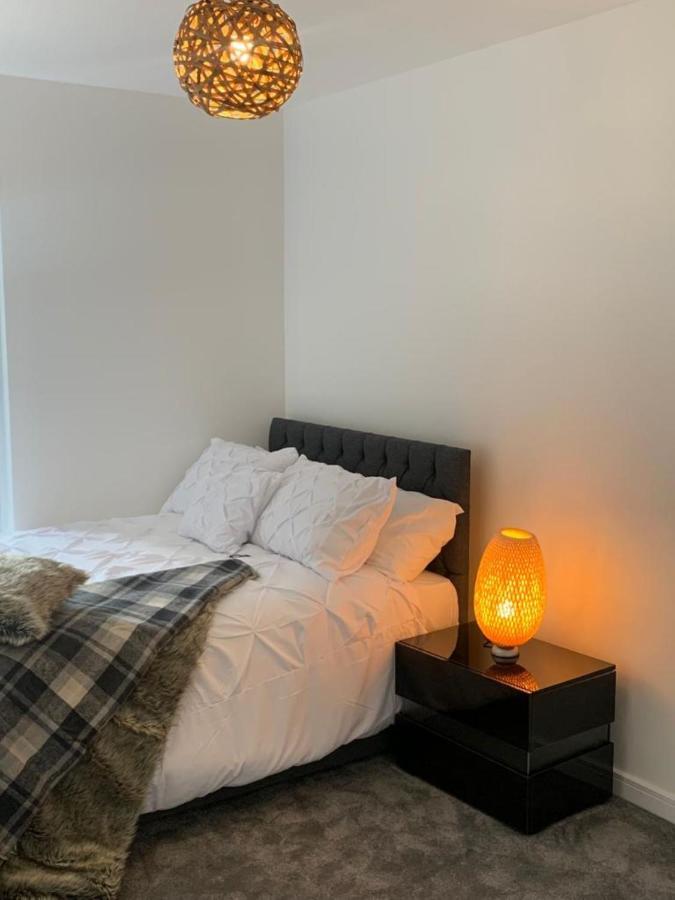 Lakeside 2 Bed Luxury Apartment No Parties No Events Early Check-In Late Check- Out Allowed Уест Търок Екстериор снимка