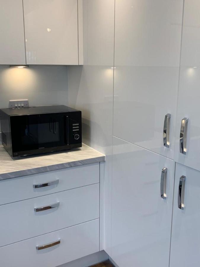 Lakeside 2 Bed Luxury Apartment No Parties No Events Early Check-In Late Check- Out Allowed Уест Търок Екстериор снимка
