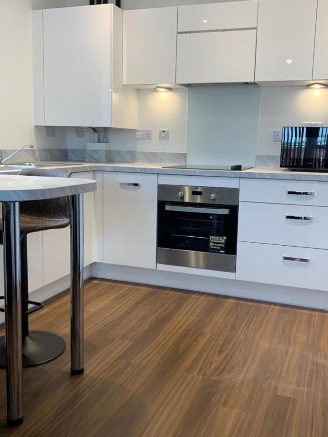 Lakeside 2 Bed Luxury Apartment No Parties No Events Early Check-In Late Check- Out Allowed Уест Търок Екстериор снимка
